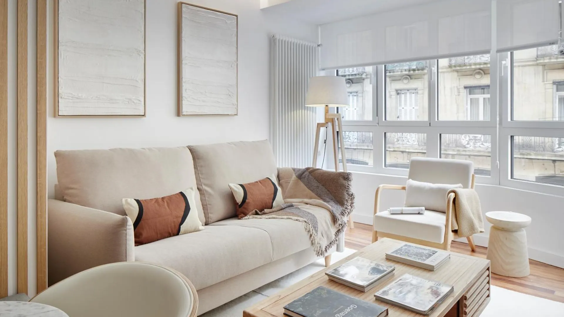 Easo Suite 18 By Feelfree Rentals contacts